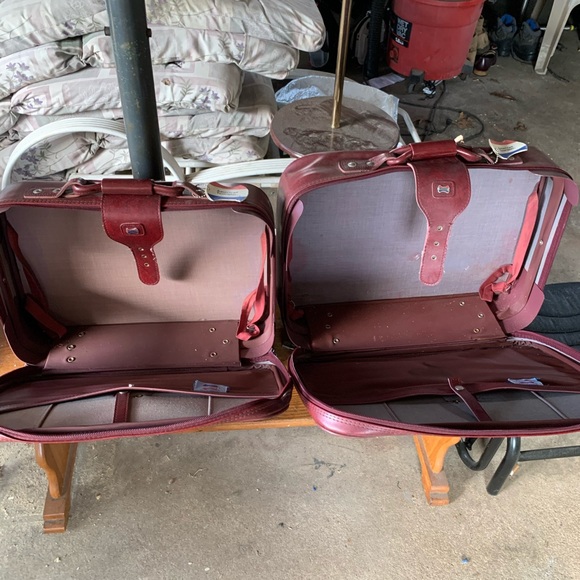 VINTAGE AMERICAN TOURISTER BURGUNDY LEATHER BAGS - Picture 8 of 8